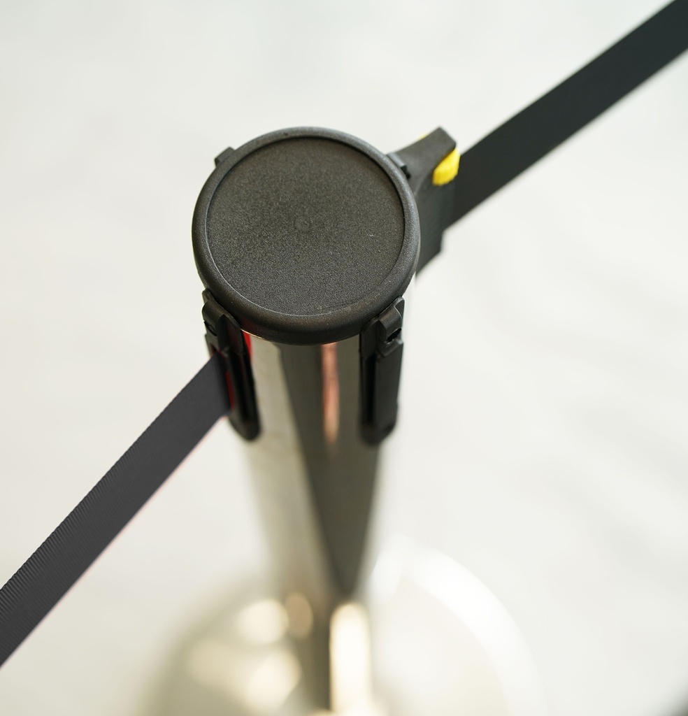 Barrière sur pied en acier inoxydable avec ruban noir rétractable de 2M